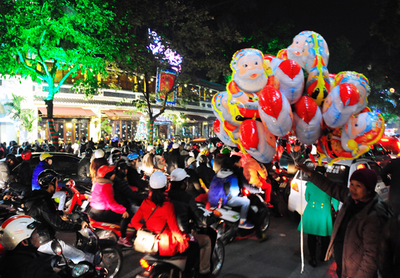 Hà Nội rộn ràng đón Noel